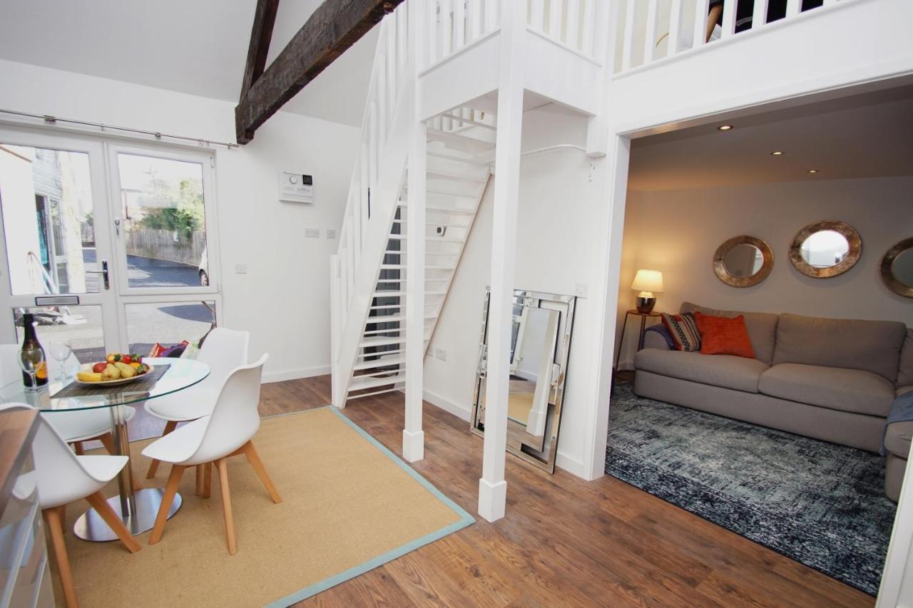 Loft Style Apartment For 4, 1 Broadhurst Court, Close To Town, Station & Hospital Στόκπορτ Εξωτερικό φωτογραφία